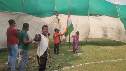 নাকাশিপাড়া: সেনাবাহিনী সিঁদুর অপারেশনে সাফল্য লাভ করেছে সেই আনন্দে ক্রিকেট খেলার আয়োজনে উপস্থিত পঞ্চায়েত প্রধান বেথুয়াডহরিতে