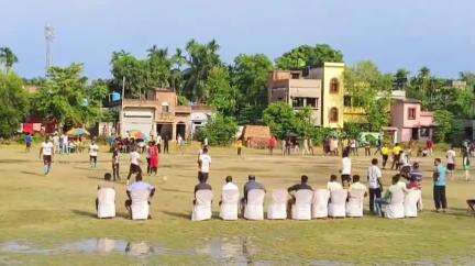 বারুইপুর: বারুইপ পশ্চিম মেগা MLA কাপের দ্বিতীয় রাউন্ডের প্রথম খেলা অনুষ্ঠিত হলো বারুইপুর বিশালক্ষী মাঠে উপস্থিত বিধানসভার অধ্যক্ষ