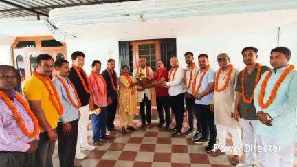 लालकुऑ: लालकुआँ नगर मंडल और गौलापार ग्रामीण मंडल के नवनियुक्त पदाधिकारियों ने विधायक मोहन सिंह बिष्ट से की मुलाकात