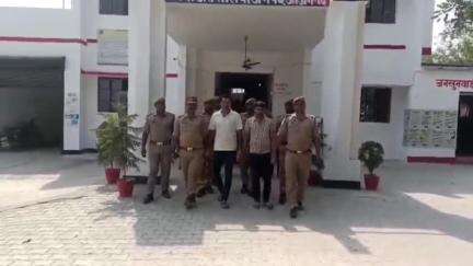 आज़मगढ़: अतरौलिया पुलिस ने 48 घंटे में हत्या का खुलासा किया, पिस्तौल, कारतूस सहित चार पहिया वाहन बरामद, दो गिरफ्तार कर किया चालान