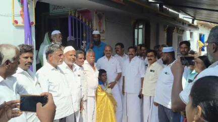 பாப்பிரெட்டிபட்டி: வடசந்தையூர் மாற்றுதிறனாளி மாணவனுக்கு முன்னால் அமைச்சர் பழனியப்பன் நேரில் வாழ்த்து