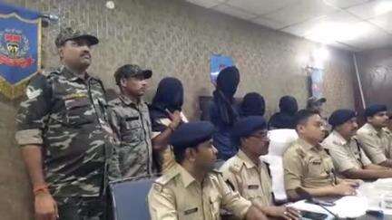 चास: नावाडीह में पिता के सामने बेटे की हत्या, बोकारो पुलिस ने 4 लोगों को किया गिरफ्तार