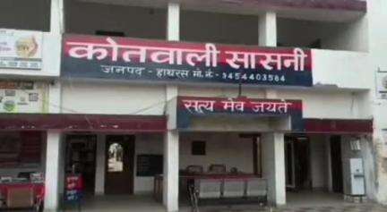 सासनी: गांव अजरोई में आपसी लड़ाई-झगड़ा कर उत्पाद मचाने वाले 2 अभियुक्तों को पुलिस ने किया गिरफ्तार, शांतिभंग में किया चालान