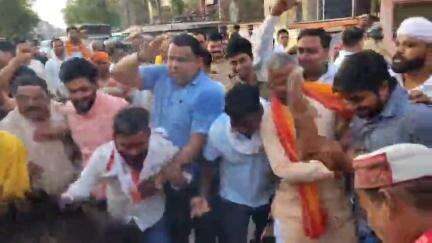 अमर्यादित टिप्पणी पर समाजवादी पार्टी और उनके मुखिया अखिलेश यादव के खिलाफ आक्रोश