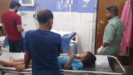 औरंगाबाद: फेसर के हरनाही गांव में गिरा छज्जा, 10 वर्षीय बच्ची दबकर घायल हुई, सदर अस्पताल में हुआ इलाज