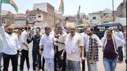 बड़ा मलेहरा: सेना विरोधी बयान पर कांग्रेस का प्रदर्शन, भाजपा मंत्रियों का पुतला दहन