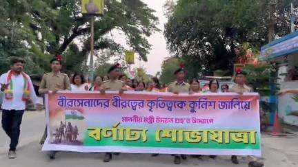 দিনহাটা ১: ভারতীয় সেনাকে সম্মান জানিয়ে দিনহাটা শহরে আয়োজিত মিছিল, উপস্থতি মন্ত্রী