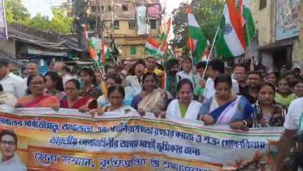বালি-জগাছা: ভারতীয় সেনাকে সম্মান জানিয়ে বালির বিধায়কের উদ্যোগে বেলুড়ে তিরাঙ্গা যাত্রার আয়োজন তৃণমূলের