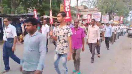 কালীগঞ্জ: শিক্ষকদের উপর লাঠিচার্যের প্রতিবাদে পলাশীতে এসইউসিআইয়ের মিছিল ও প্রতিবাদী পথসভা
