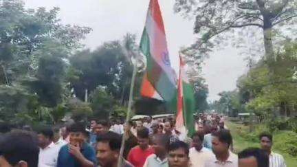 মাথাভাঙা ২: রুইডাঙ্গা সংলগ্ন এলাকায় মাথাভাঙ্গা ২ ব্লক তৃণমূল কংগ্রেসের উদ্যোগে জাতীয়তাবাদী মিছিল অনুষ্ঠিত