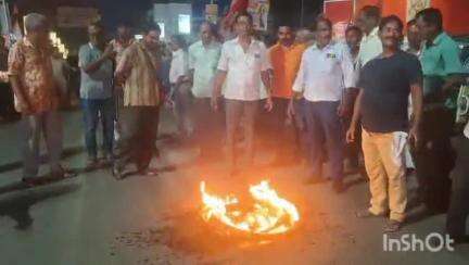 চুঁচুড়া-মগরা: ব্যান্ডেল মোড়ে রাস্তা অবরোধ সিপিআইএমের