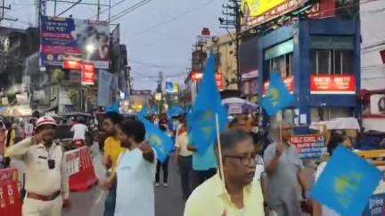 ইংরেজবাজার: শিক্ষকদের উপর হামলার প্রতিবাদে নেতাজি মোড় থেকে ধিক্কার মিছিল নিখিল বঙ্গ শিক্ষক সমিতির