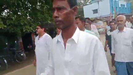 মুরারই ২: মুরারই ২ ব্লক কংগ্রেসের পক্ষ থেকে পাইকর বিক্ষোভ মিছিল ও অভিযোগ দায়ের করা হলো পাইকর থানায়