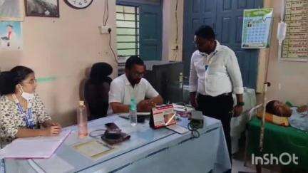 सालेकसा: प्राथमिक आरोग्य केंद्र साखरीटोला येथे, जिल्हा परिषद उपाध्यक्ष सुरेश हर्षे यांची भेट