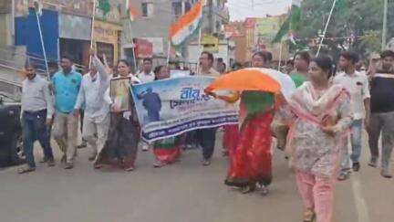 খয়রাশোল: খয়রাশোলে তৃণমূলের দেশাত্মবোধক শোভাযাত্রা, ভারতীয় সেনাকে শ্রদ্ধা জানিয়ে পথসভা