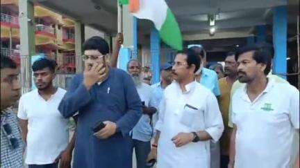 ব্যারাকপুর ১: নৈহাটিতে আম কুড়াতে গিয়ে যুবক খুনের ঘটনায় শিবদাসপুর থানায় প্রদেশ কংগ্রেস সভাপতি সহ কংগ্রেসের প্রতিনিধি দল