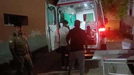 पुवायां: गंगसरा गांव के समीप सड़क हादसे में एक बाइक सवार गंभीर घायल, शाहजहांपुर मेडिकल कॉलेज रेफर