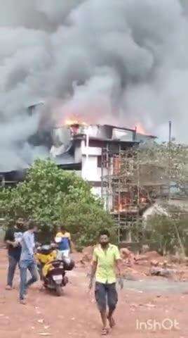 खेड: लोटे एमआयडीसी मधील लासा कंपनीमध्ये भीषण आग; आगीचे कारण अस्पष्ट