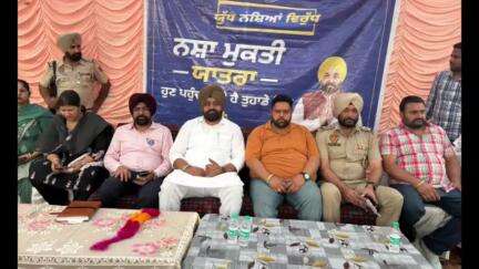 ਬਟਾਲਾ: ਵਿਧਾਇਕ ਗੁਰਦੀਪ ਸਿੰਘ ਰੰਧਾਵਾ ਨੇ ਡੇਰਾ ਬਾਬਾ ਨਾਨਕ ਦੇ ਵੱਖ- ਵੱਖ ਪਿੰਡਾਂ ਵਿੱਚ ਨਸ਼ਾ ਮੁਕਤੀ ਯਾਤਰਾ ਤਹਿਤ ਕੀਤੀਆਂ ਮੀਟਿੰਗਾਂ