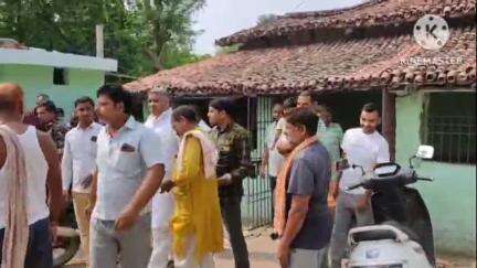 बीरपुर: विधायक कुंदन कुमार ने डीह पर पंचायत में चलाया जनसंपर्क अभियान, लोगों से की मुलाकात और क्षेत्र की समस्याओं से अवगत हुए