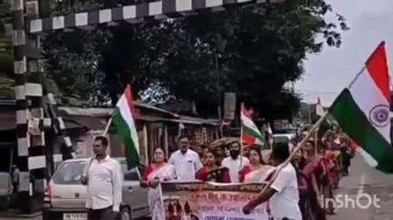 তুফানগঞ্জ ২: ভারতীয় সেনাদের সাফল্যে অভিনন্দন জানিয়ে রামপুর বাজারে আয়োজিত তৃণমূলের তরফে মিছিল