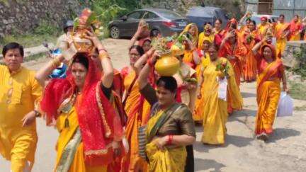 टिहरी: नई टिहरी गौ लोक धाम में गोपाल मणि महाराज ने गौ कथा का किया शुभारंभ, बौराड़ी से गो लोक धाम तक निकाली भव्य कलश यात्रा