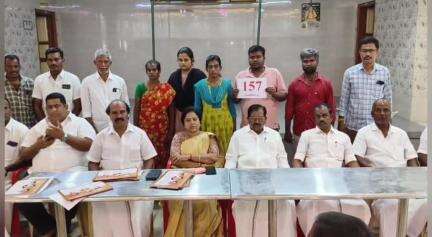 ஆரணி: தேவிகாபுரம் பகுதியில் அதிமுக பூத் கமிட்டி கூட்டத்தில் அதிமுக அமைச்சர்கள் பங்கேற்று டாஸ்மார்க் ஊழலை திமுக அரசு திசை திருப்ப பார்ப்பதாக குற்றச்சாட்டு