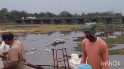 जळगाव: अमळनेर येथे बोरी नदीला पूरजन्य परिस्थिती निर्माण झाल्याने 20 दुकानदारांचे नुकसान