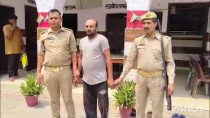 संभल: संभल कोतवाली पुलिस ने 24 नवंबर को हुई हिंसा के वांछित आरोपी को उसके घर से गिरफ्तार कर कोर्ट में किया पेश