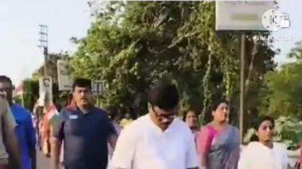 বিষ্ণুপুর ১: ভারতীয় বীর সেনাদের প্রতি শ্রদ্ধা জ্ঞাপন করে শ্রদ্ধাঞ্জলি পথযাত্রা ভাসা ১৪ নম্বর হইতে খড়িবেরিয়া পেট্রোল পাম্প পর্যন্ত
