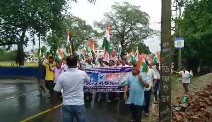 হেমতাবাদ: হেমতাবাদ সদর এলাকার তৃণমূল কংগ্রেসের মিছিল অনুষ্ঠিত