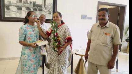 अंबड: माजी आरोग्य मंत्री राजेश टोपे यांच्या हस्ते दहावी बोर्ड परीक्षेतील गुणवत्त विद्यार्थ्यांनी शरयू गोंटें हिचा केलाय गौरव