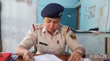 नवादा: दूधपनिया गांव में बलात्कार के आरोपी की तलाश, पुलिस ने फरार आरोपी के घर लगाया इश्तिहार, ढोल बजाकर दी सरेंडर की चेतावनी