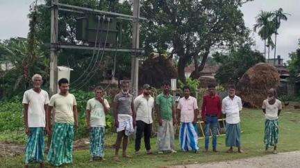 कोचाधामन: डोहर वार्ड संख्या-2 में वज्रपात से जले ट्रांसफार्मर को बदलने के 5 दिन बाद बिजली बहाल, उपभोक्ताओं को मिली राहत
