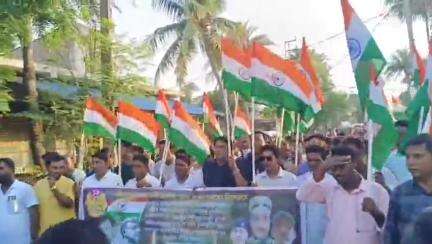 মিনাখাঁ: ভারতীয় সেনাদের প্রতি শ্রদ্ধার্ঘ্য জ্ঞাপন করার জন্য চৈতল এলাকায় হল জাতীয়তাবাদী মিছিল