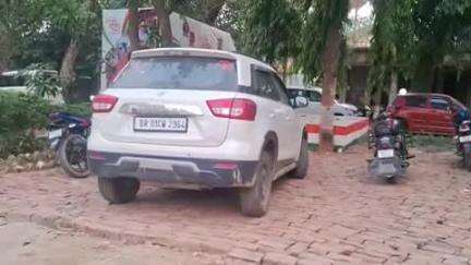 रहुई: रहुई पुलिस ने वाहन चेकिंग में चोरी की कार के साथ चालक को किया गिरफ्तार