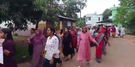 കൊട്ടാരക്കര: റോഡ് സംരക്ഷണ സമിതിയുടെ നേതൃത്വത്തിൽ ബഹുജന റാലിയും, റോഡ് വിളയിൽ സമ്മേളനവും സംഘടിപ്പിച്ചു #localissue