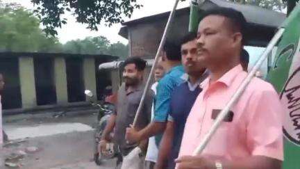 শীতলকুচি: শীতলকুচি ব্লকের সাতটি অঞ্চলেই ভারত পাকিস্তান সংঘর্ষে নিহত সৈনিকদের প্রতি শ্রদ্ধা জানিয়ে অনুষ্ঠিত হলো মিছিল