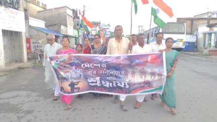 পাথরপ্রতিমা: ভারতের বীর সেনাদের প্রতি শ্রদ্ধার্ঘ্য জানিয়ে পদযাত্রা ও সভা পাথরপ্রতিমা ব্লকের রামগঙ্গাতে