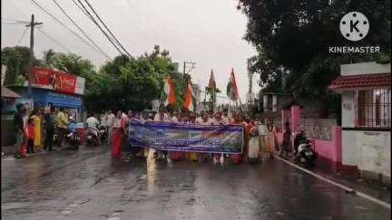 রায়গঞ্জ: ভারতীয় সেনার প্রতি শ্রদ্ধা জানিয়ে রায়গঞ্জ শহরে মিছিল করলো রায়গঞ্জ শহর তৃণমূল কংগ্রেস