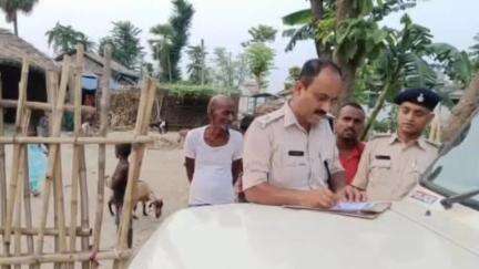 सिमरी बख्तियारपुर: सिमरी बख्तियारपुर इंस्पेक्टर ने बनमा ईटहरी थाना में लंबित मामलों की समीक्षा कर निर्देश दिए