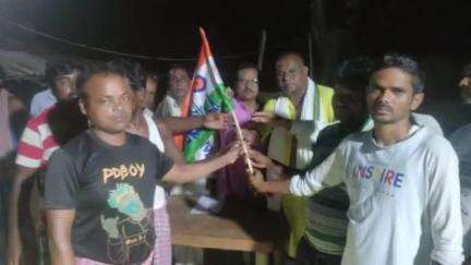 পাড়া: সুরুলিয়া গ্রামে ২৫ টি পরিবার তৃণমূল কংগ্রেসে যোগদান করলো, উপস্থিত প্রাক্তন বিধায়ক ও বন ও ভূমি কর্মাধ্যক্ষ