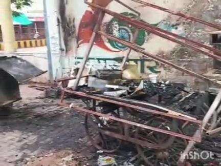 पलेरा: पलेरा जनपद पंचायत कार्यालय के पास गैस सिलेंडर फटने से आग, दुकान मालिक झुलसा