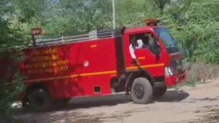 ब्यावर: जैतपुरा गांव में खाना बनाते समय एलपीजी गैस सिलेंडर ने पकड़ी आग, घरेलू सामान जल गया, फायर ब्रिगेड ने पाया आग पर काबू
