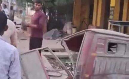 करछना: महुआरी गांव के सामने कार की टक्कर से सड़क पार कर रहे 2 लोगों की हुई मौत