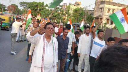 বারুইপুর: গড়িয়া তে BJP র তরফ থেকে তিরঙ্গা যাত্রায় উপস্থিত বারুইপুর পশ্চিম এক নম্বর মন্ডলের বিজেপি সভাপতি ও কর্মীরা