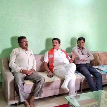 લોકસભા સાંસદ હરીભાઇ પટેલ દ્વારા અલદેસણ  ગામ ખાતે કાર્યકર્તાઓ સાથે શુભેચ્છા મુલાકાત કરી