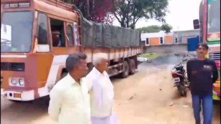 ಮಾಲೂರು: ಗುಂಡುಪಾಳ್ಯ ಗ್ರಾಮದ ಬಳಿ ಅಕ್ರಮ ಕಲ್ಲು ಸಾಗಾಟ, 4 ಲಾರಿಗಳು ವಶಕ್ಕೆ
