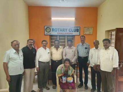ಚಳ್ಳಕೆರೆ: ನಗರದ ರೋಟರಿ‌ ಕ್ಲಬ್ ಸಭಾಂಗಣದಲ್ಲಿ ಎಸ್ ಎಸ್ ಎಲ್‌ಸಿ ಯಲ್ಲಿ ಹೆಚ್ಚು ಅಂಕಪಡೆದ ಮೇಘನಾ ಗೆ ಸನ್ಮಾನ