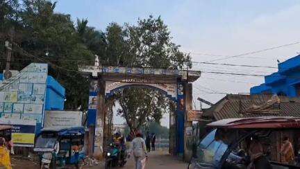 কেশপুর: বন্যা কবলিত কেশপুরে এবার পরিত্যক্ত প্লাস্টিক দিয়ে তৈরি হবে রাস্তা, রবিবার জানালেন ব্লক প্রশাসনের কর্তারা